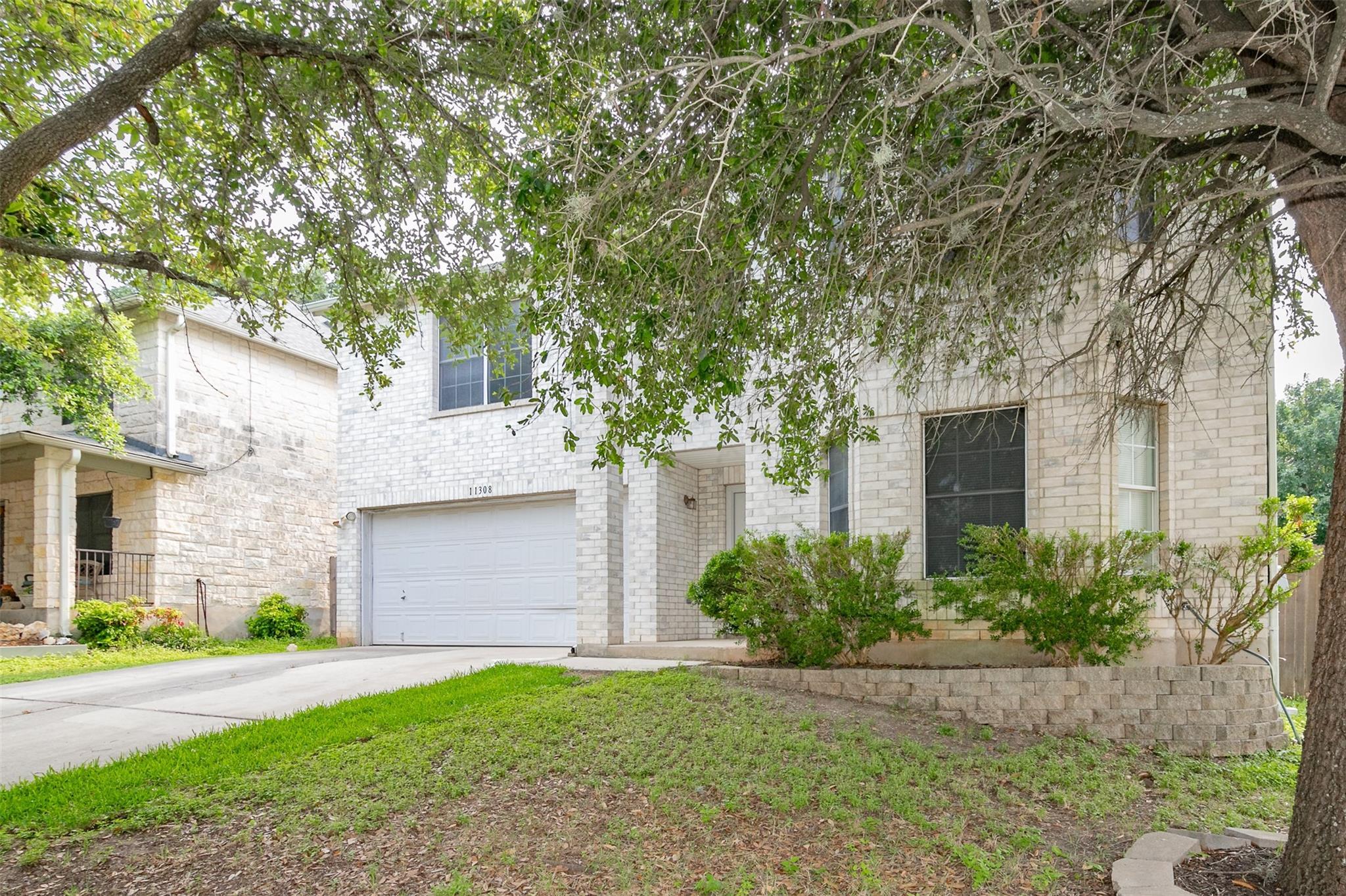 11308 Blairview Ln Property Photo 2