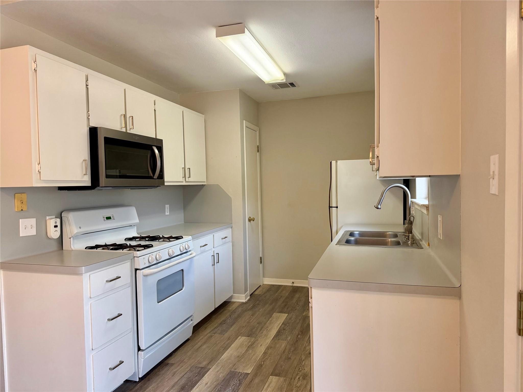 8112 Willet Trail Trl #b Property Photo 4