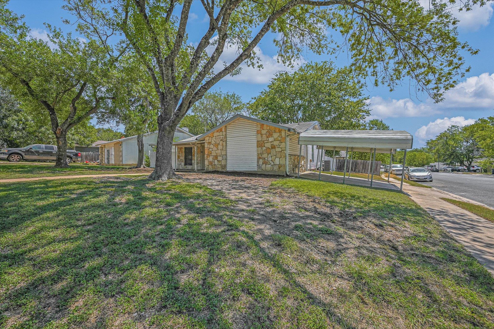 4811 Spring Meadow Cv Property Photo 2