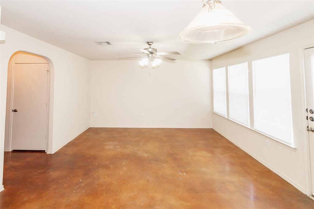 2406 Magin Meadow Dr Property Photo 4