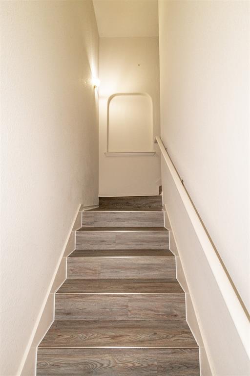 2406 Magin Meadow Dr Property Photo 7