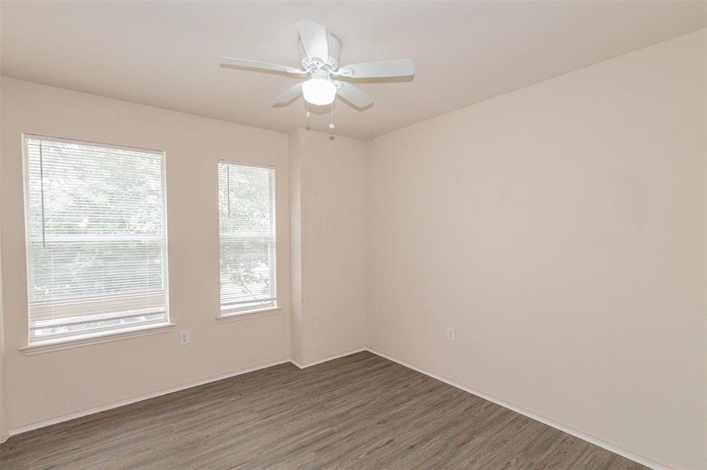 2406 Magin Meadow Dr Property Photo 10