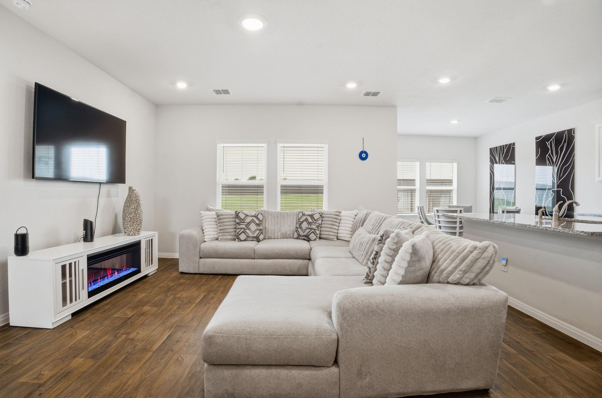 13908 Howser Trce Property Photo 4