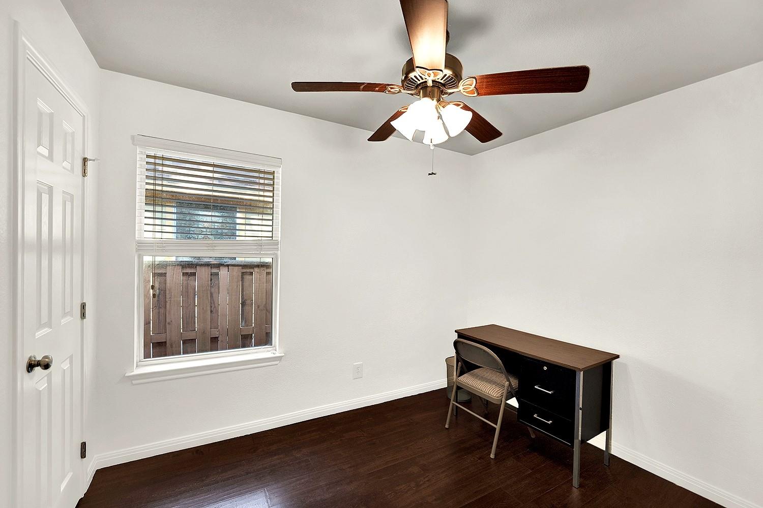 301 Armstrong St Property Photo 18