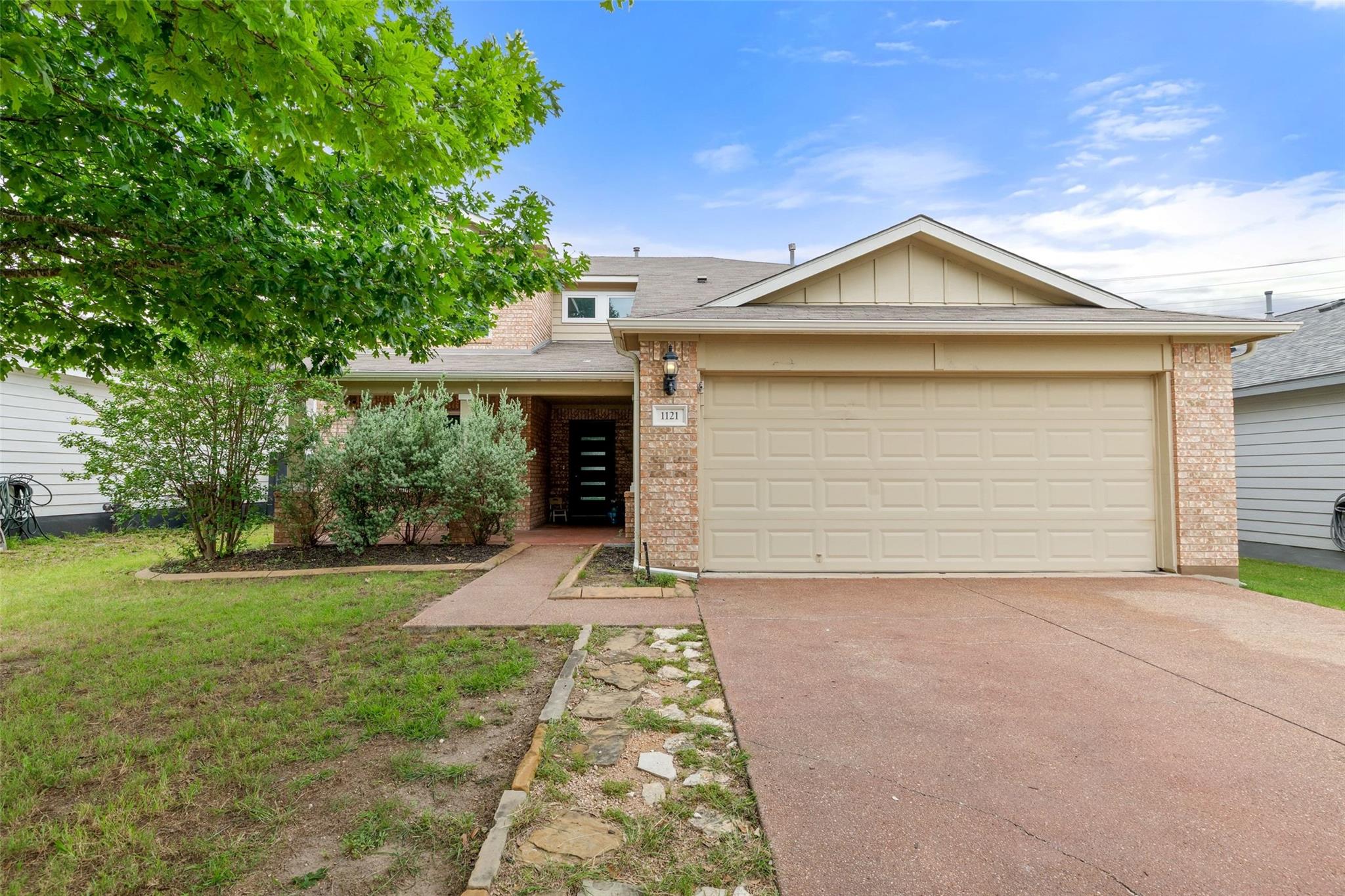 1121 Sweet Gum Dr None Property Photo 3