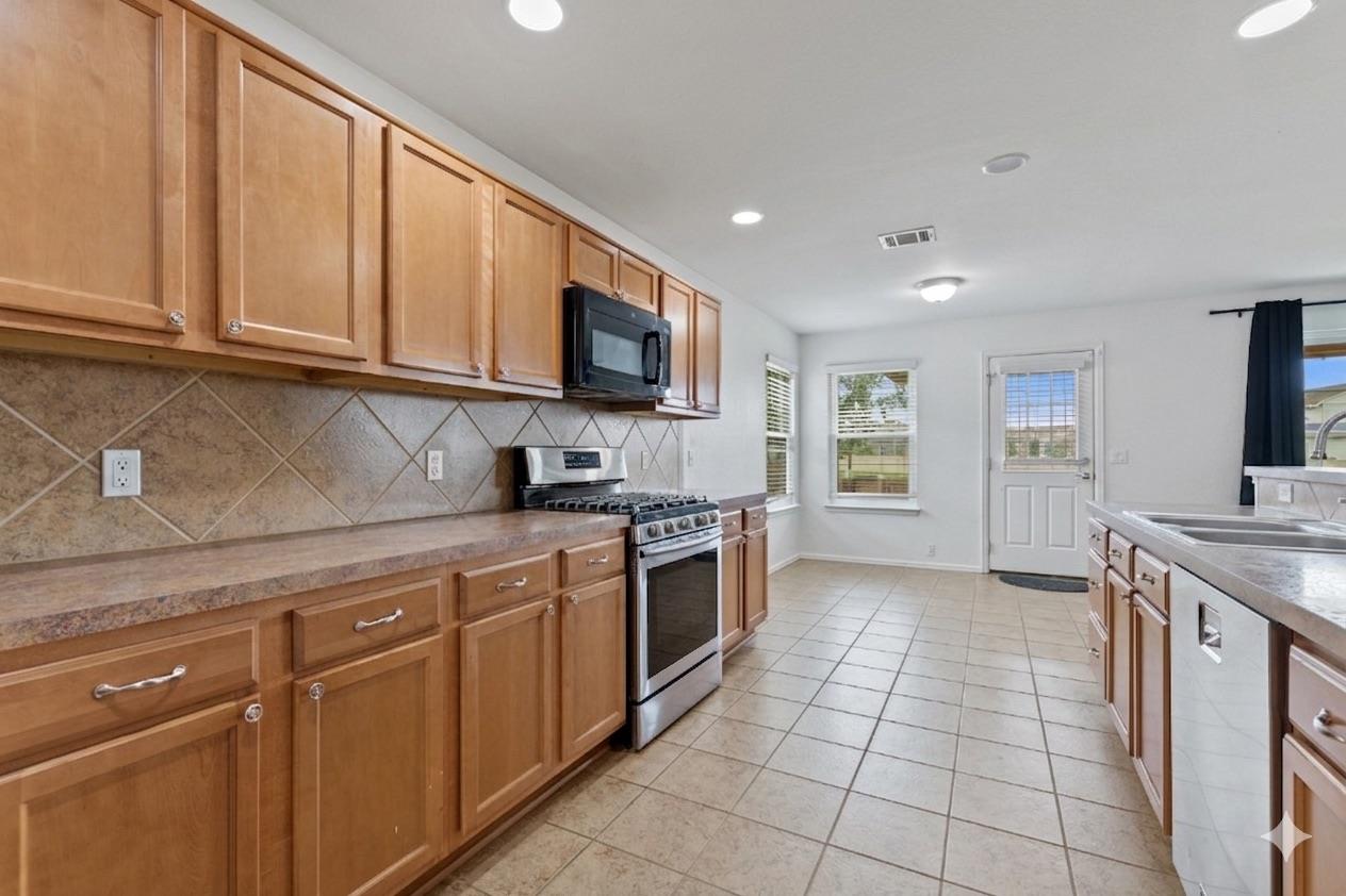 1121 Sweet Gum Dr None Property Photo 10