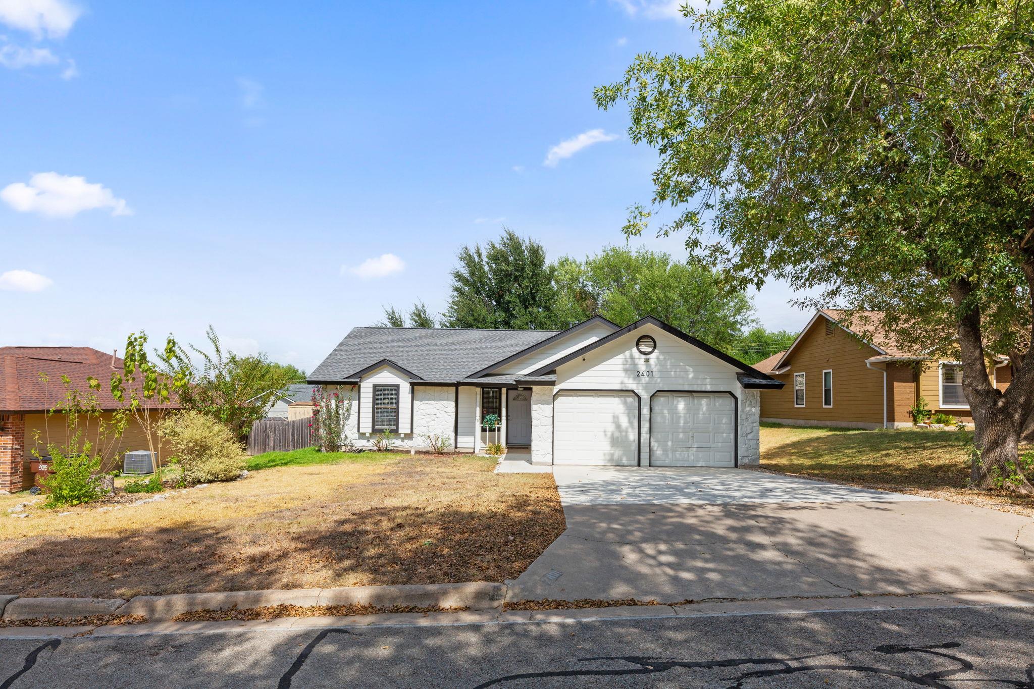 2401 Lasso Dr Property Photo 3
