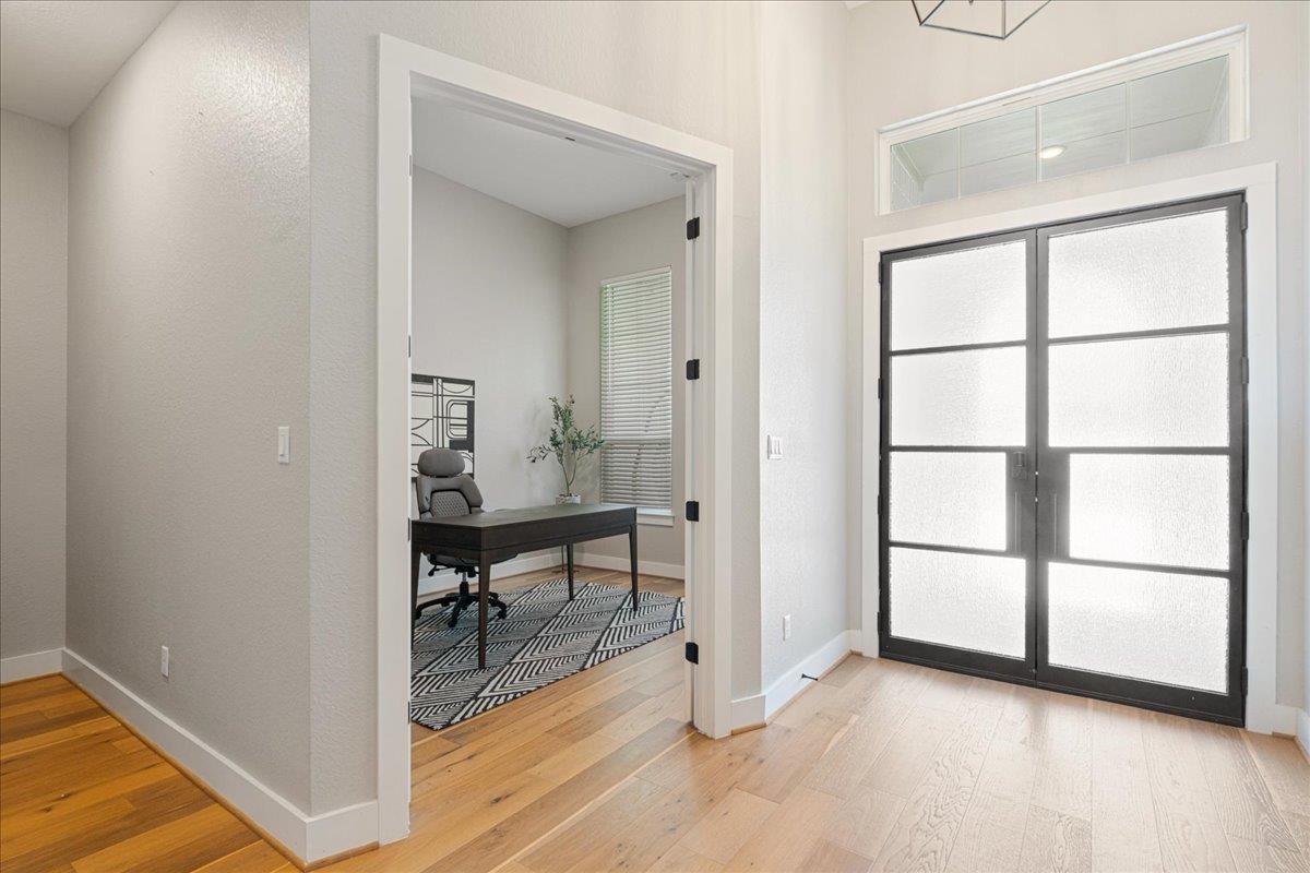 120 Shady Spring Trl Property Photo 3