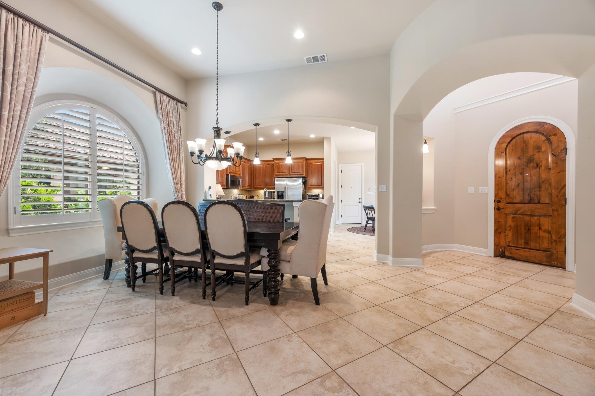 2813 University Club Dr Property Photo 13