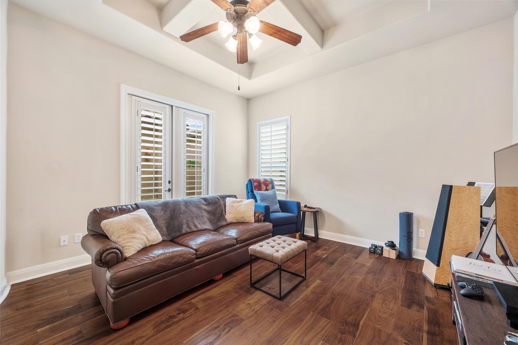 2813 University Club Dr Property Photo 25