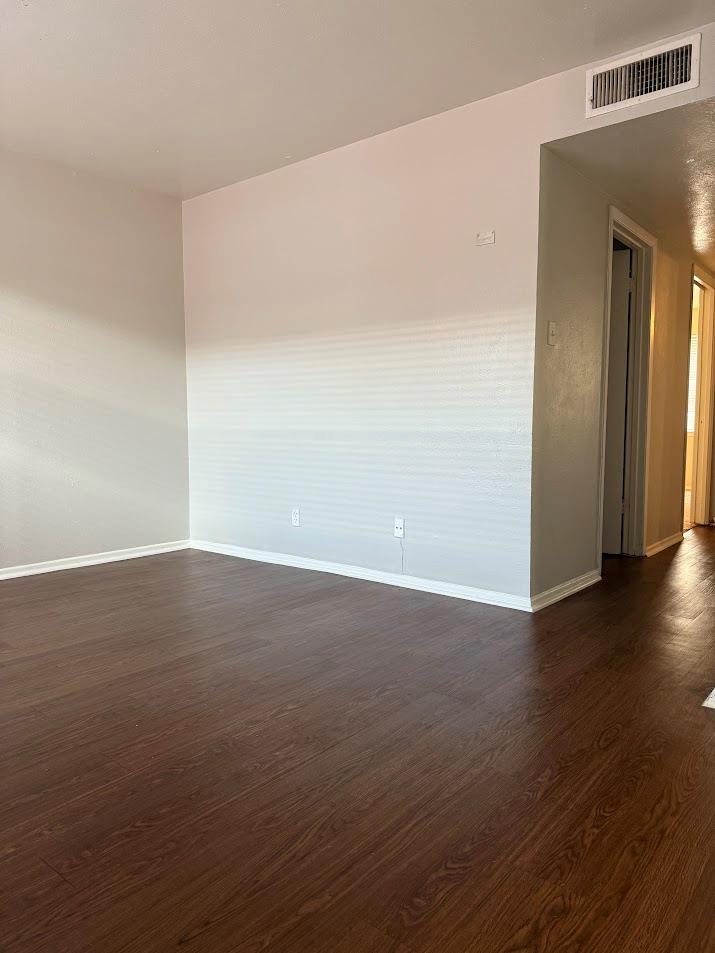 307 E 31st St 207 Property Photo 2