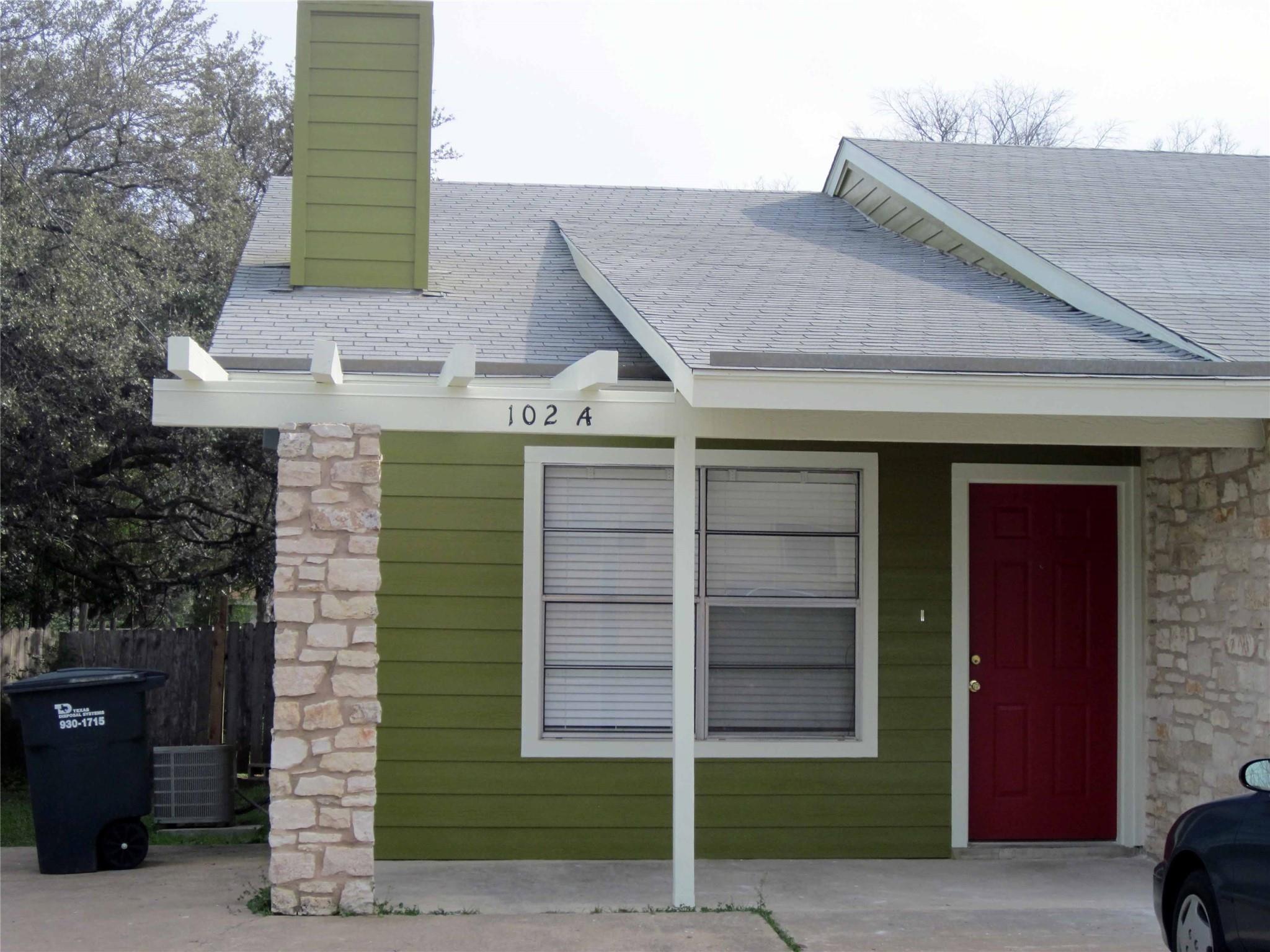 102 Verna Spur #a Property Photo 2