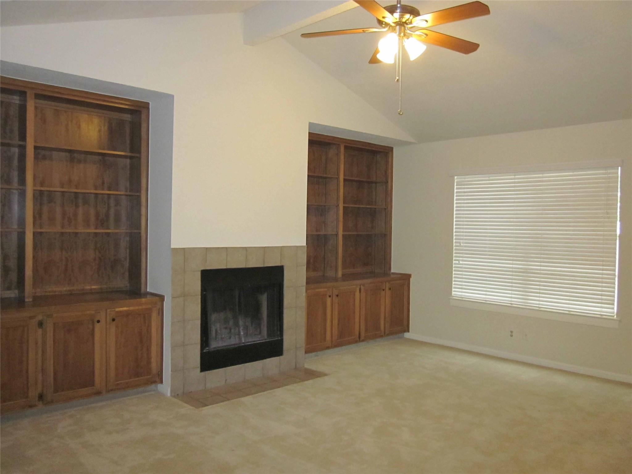 102 Verna Spur #a Property Photo 7
