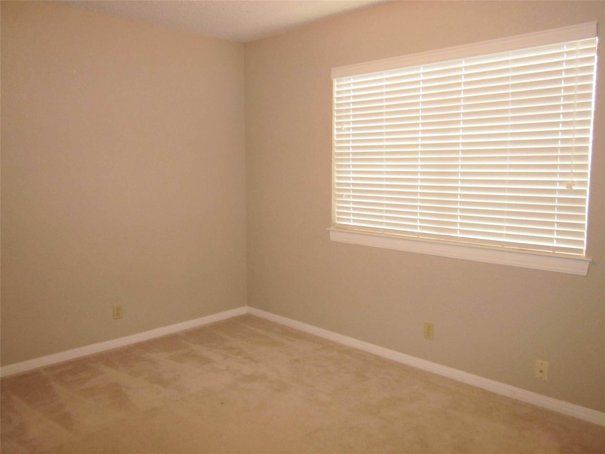 102 Verna Spur #a Property Photo 9
