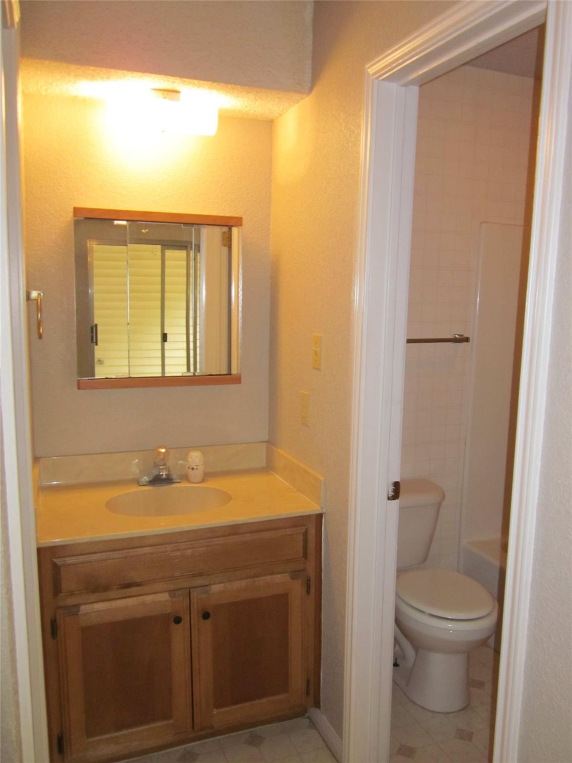102 Verna Spur #a Property Photo 12