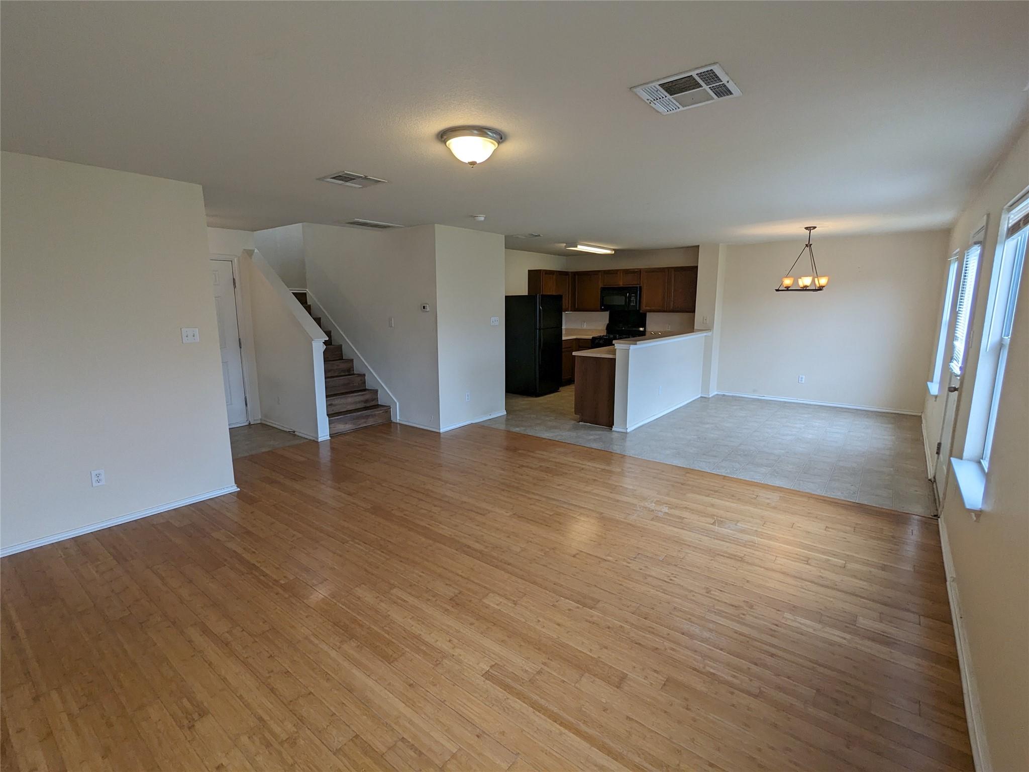 220 Quarter Ave Property Photo 4
