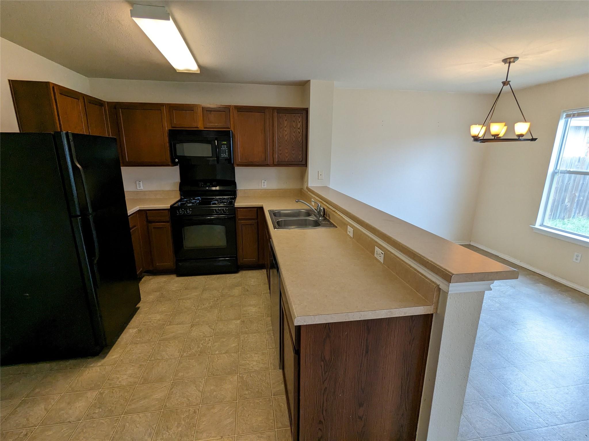 220 Quarter Ave Property Photo 6