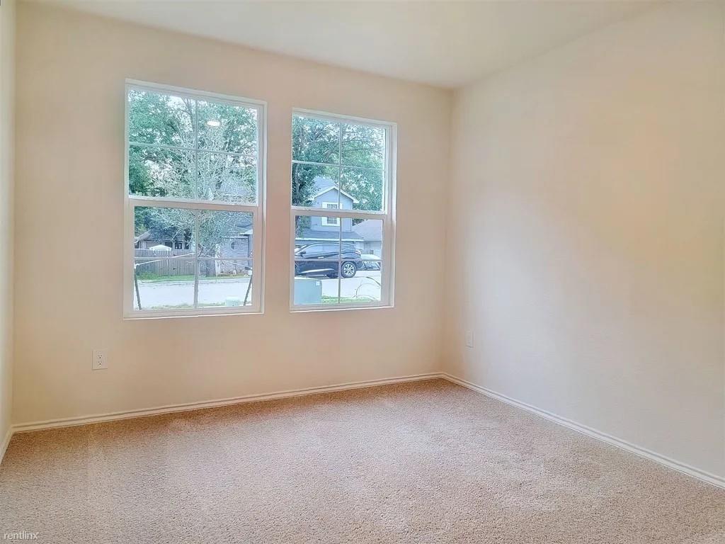 14504 Fitzgibbon Dr Property Photo 10