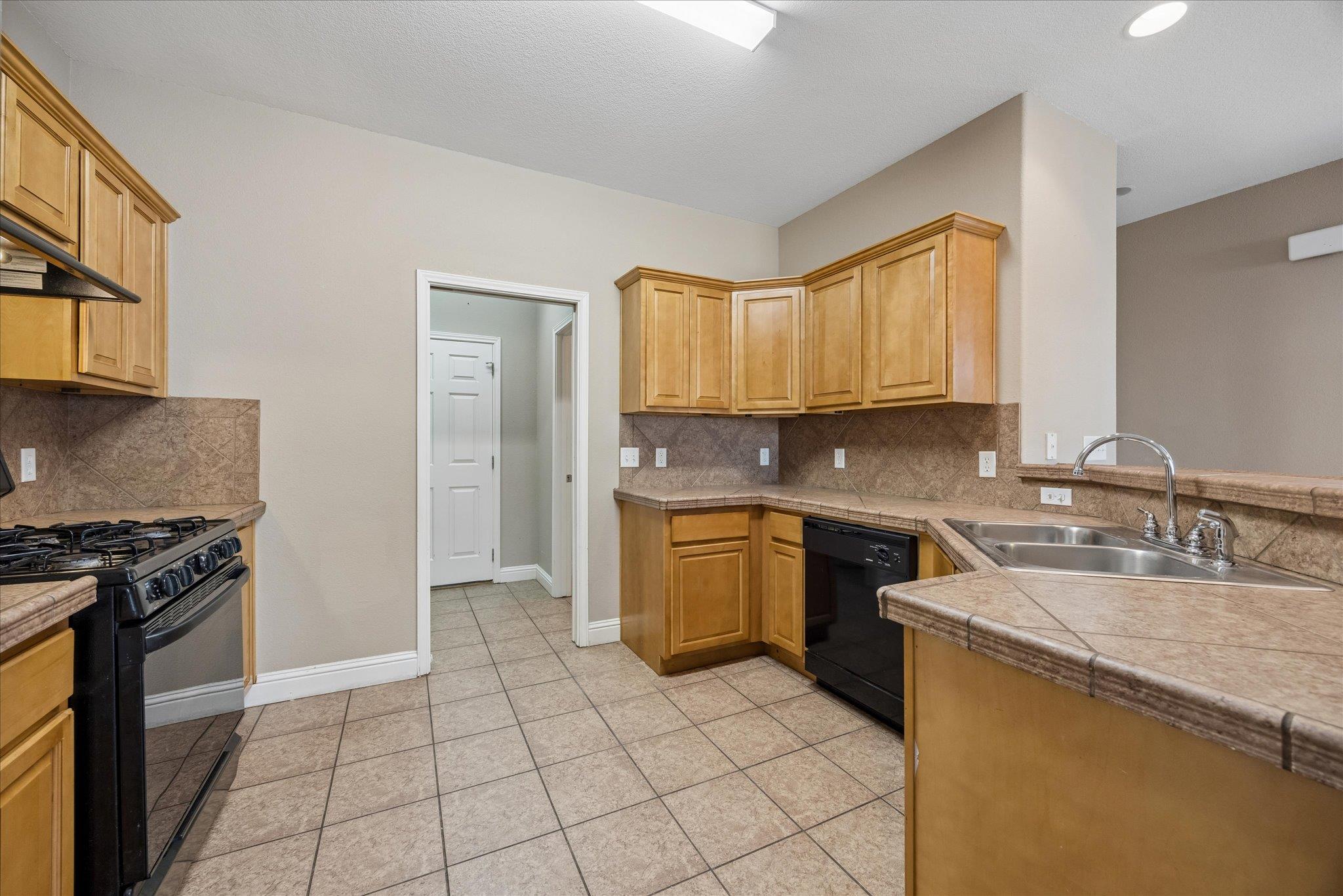 3043886 Property Photo 6