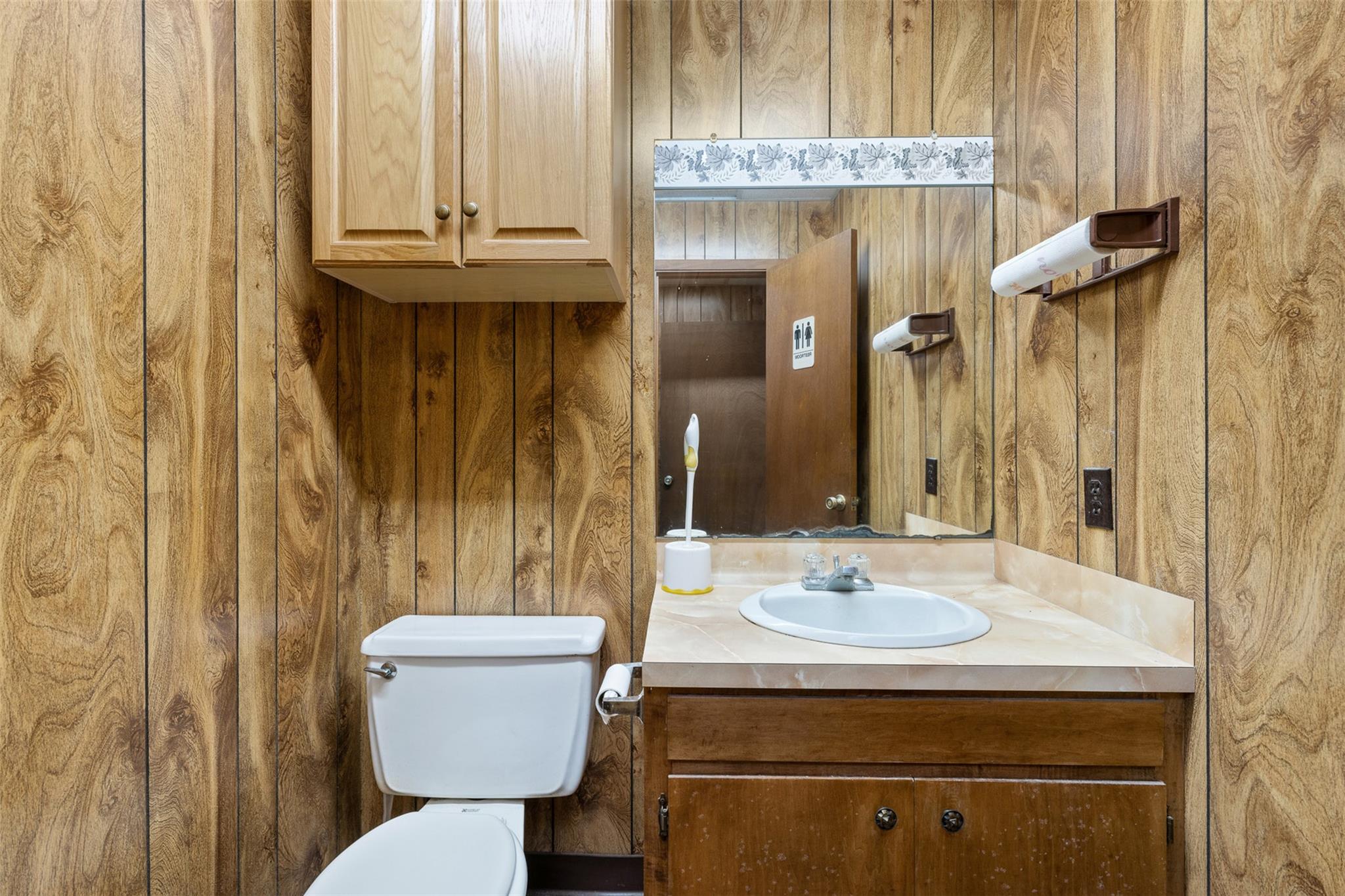 251 E Hempstead St Property Photo 16