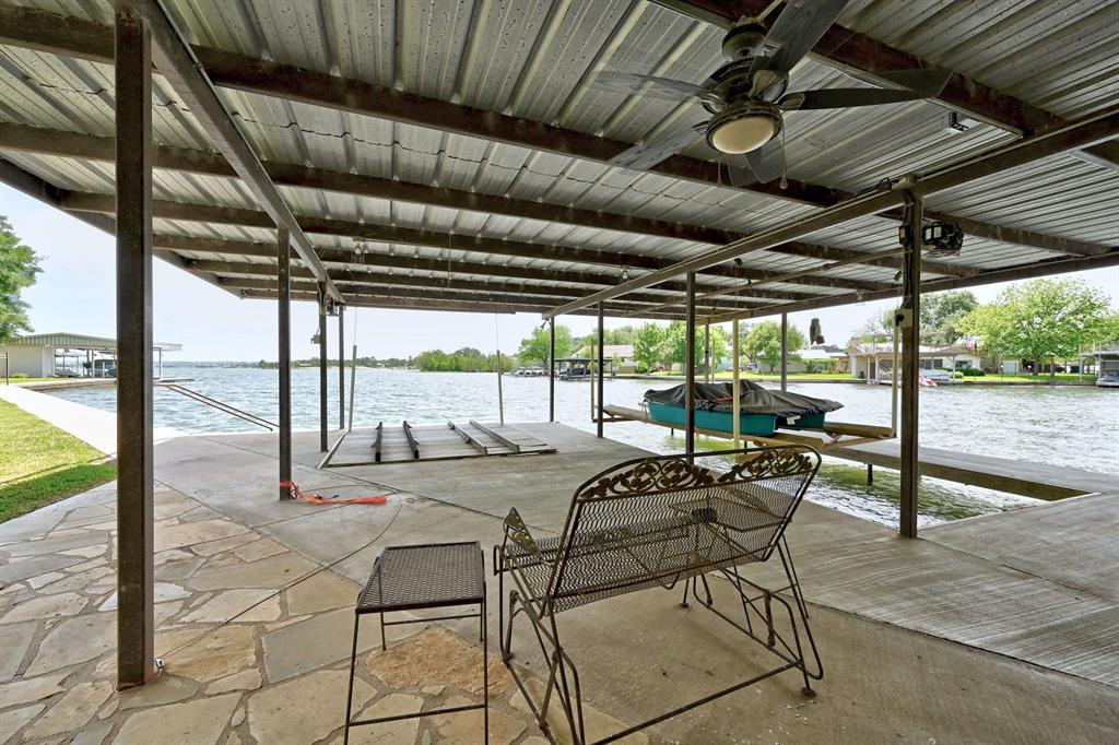224 Beach Dr Property Photo 37