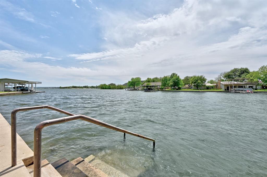 224 Beach Dr Property Photo 39
