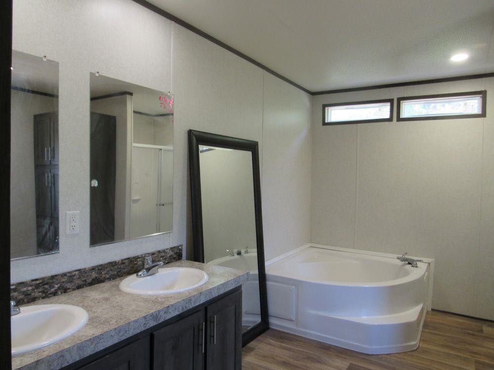 21514 Cherry Hollow Dr Property Photo 16