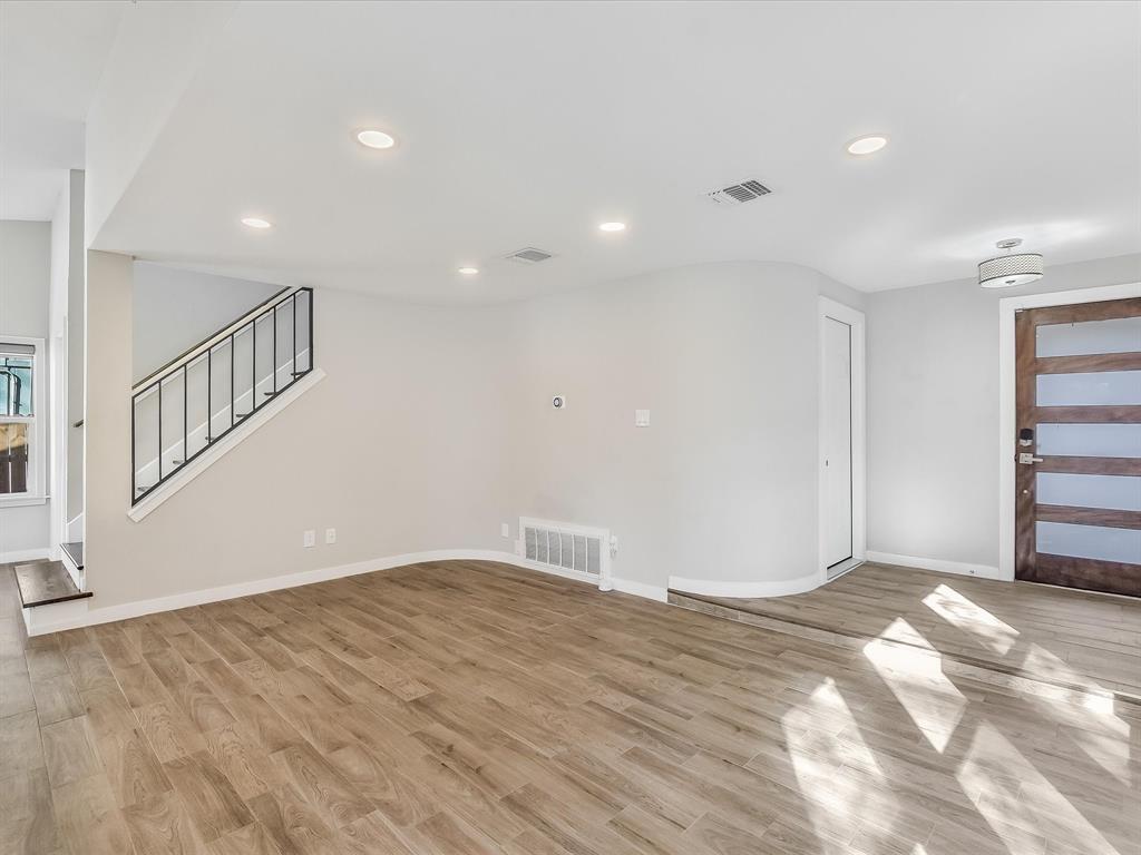 10310 Bilbrook Pl Property Photo 5