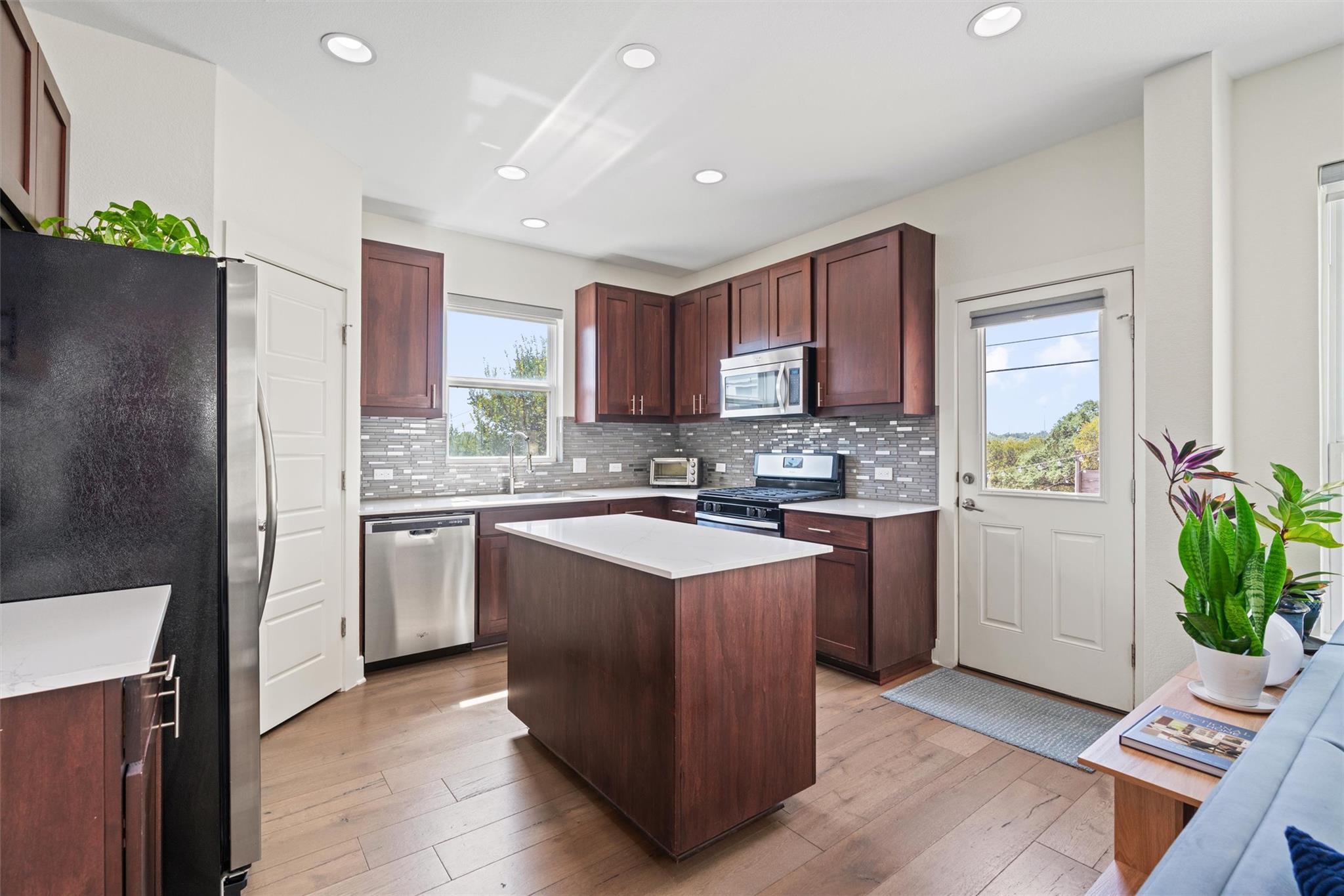 2017 Geniveive Ln Property Photo 7