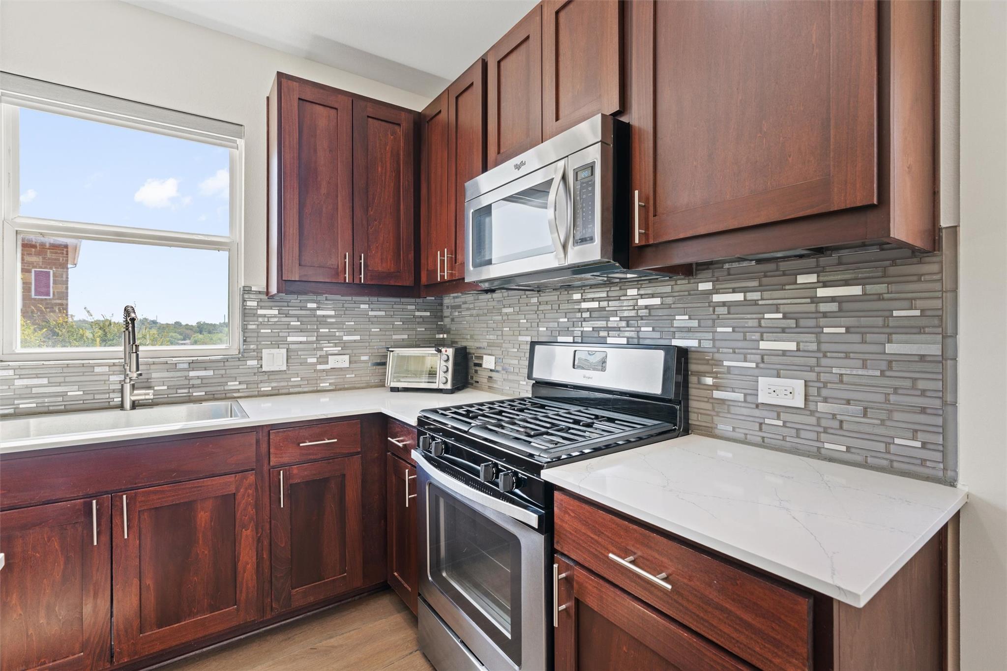 2017 Geniveive Ln Property Photo 9