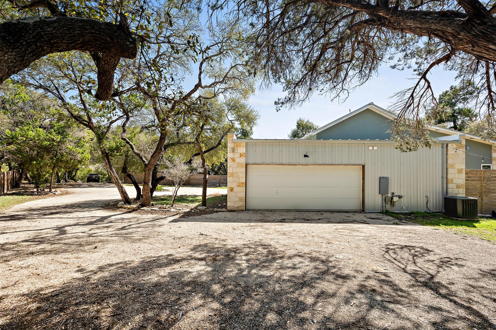 805 Gallagher Dr Property Photo 5