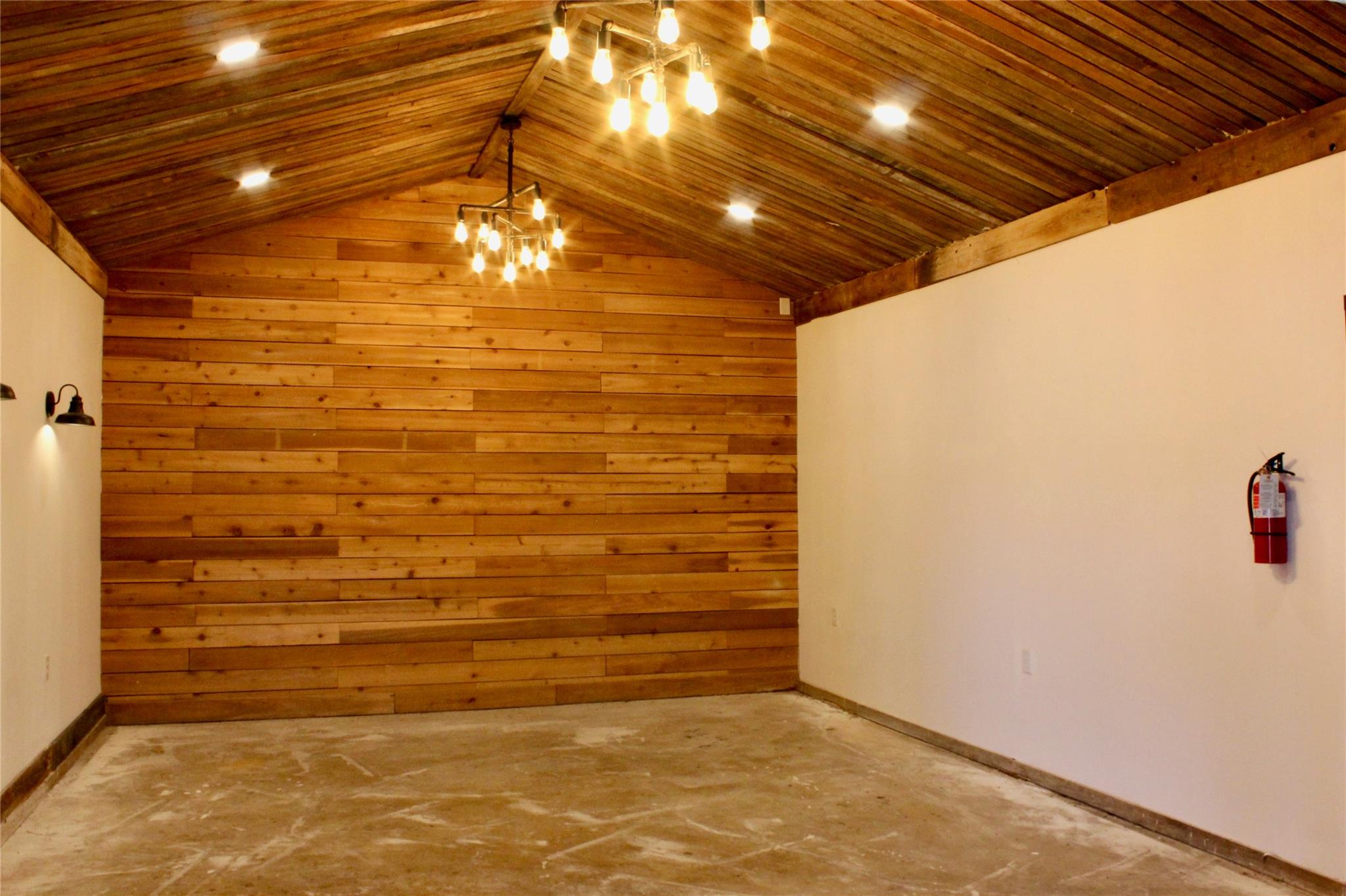 18800 Hamilton Pool Rd Property Photo 8