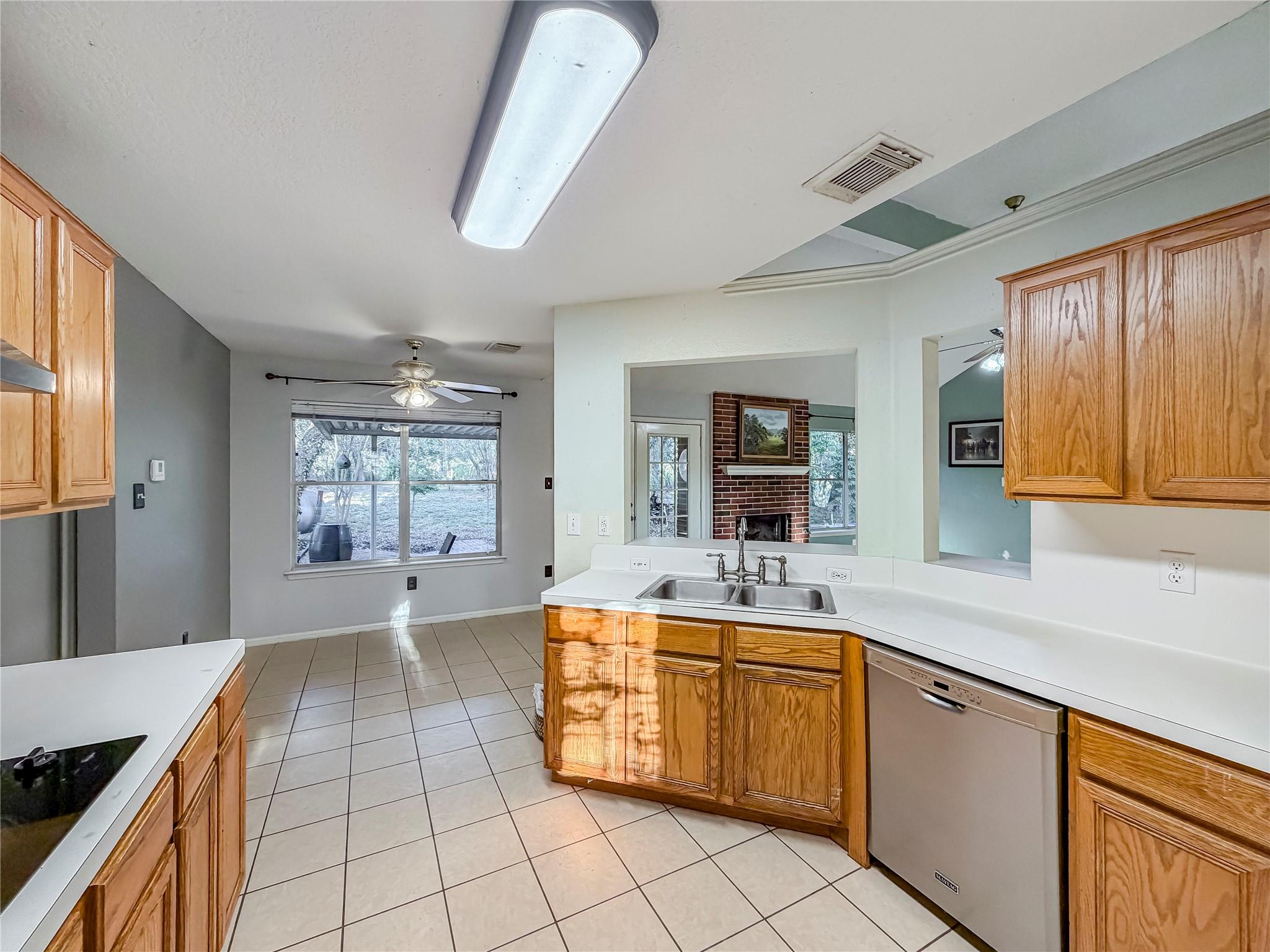 2741 Connie Dr Property Photo 4