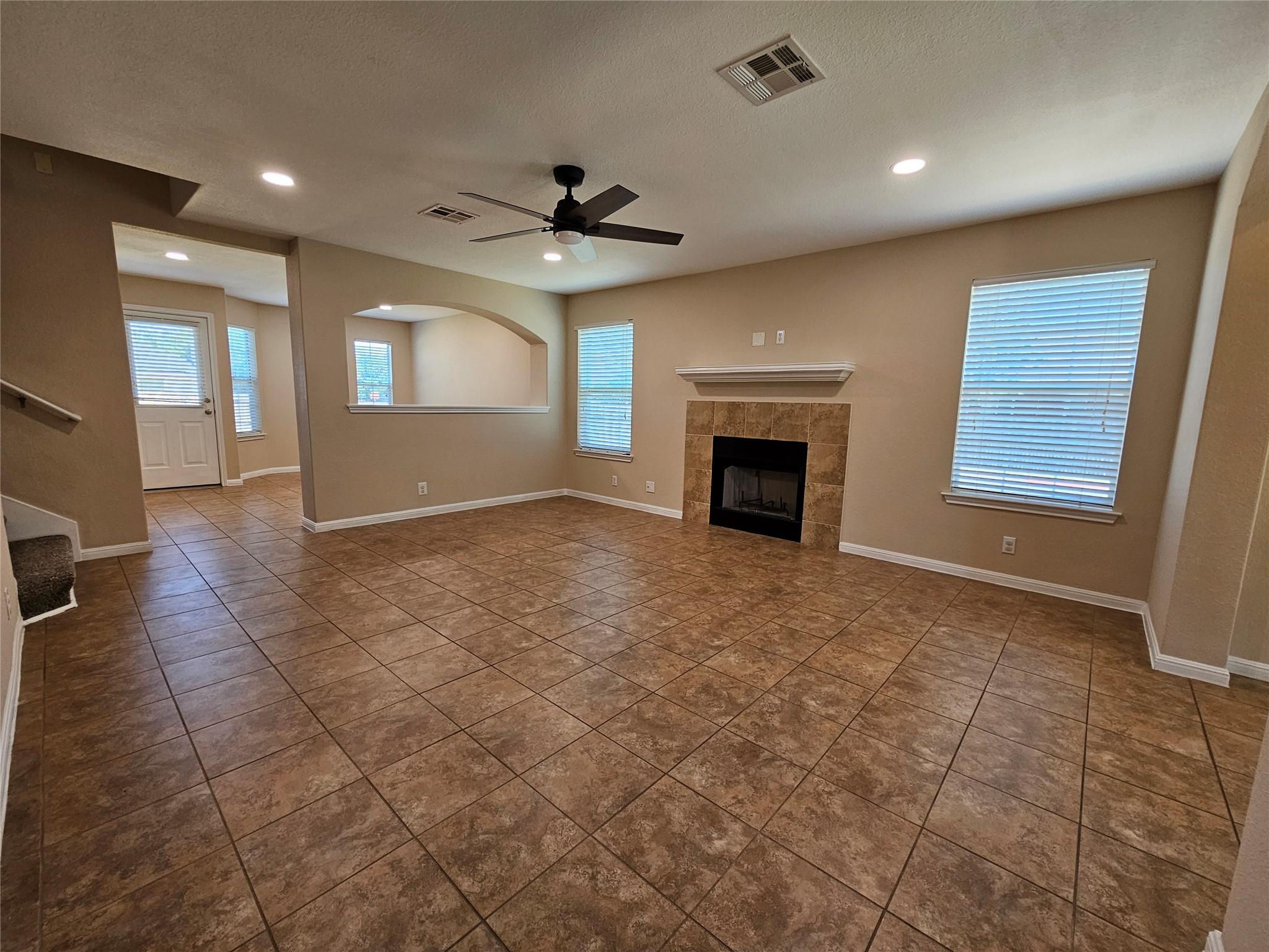 19001 Leigh Ln Property Photo 4