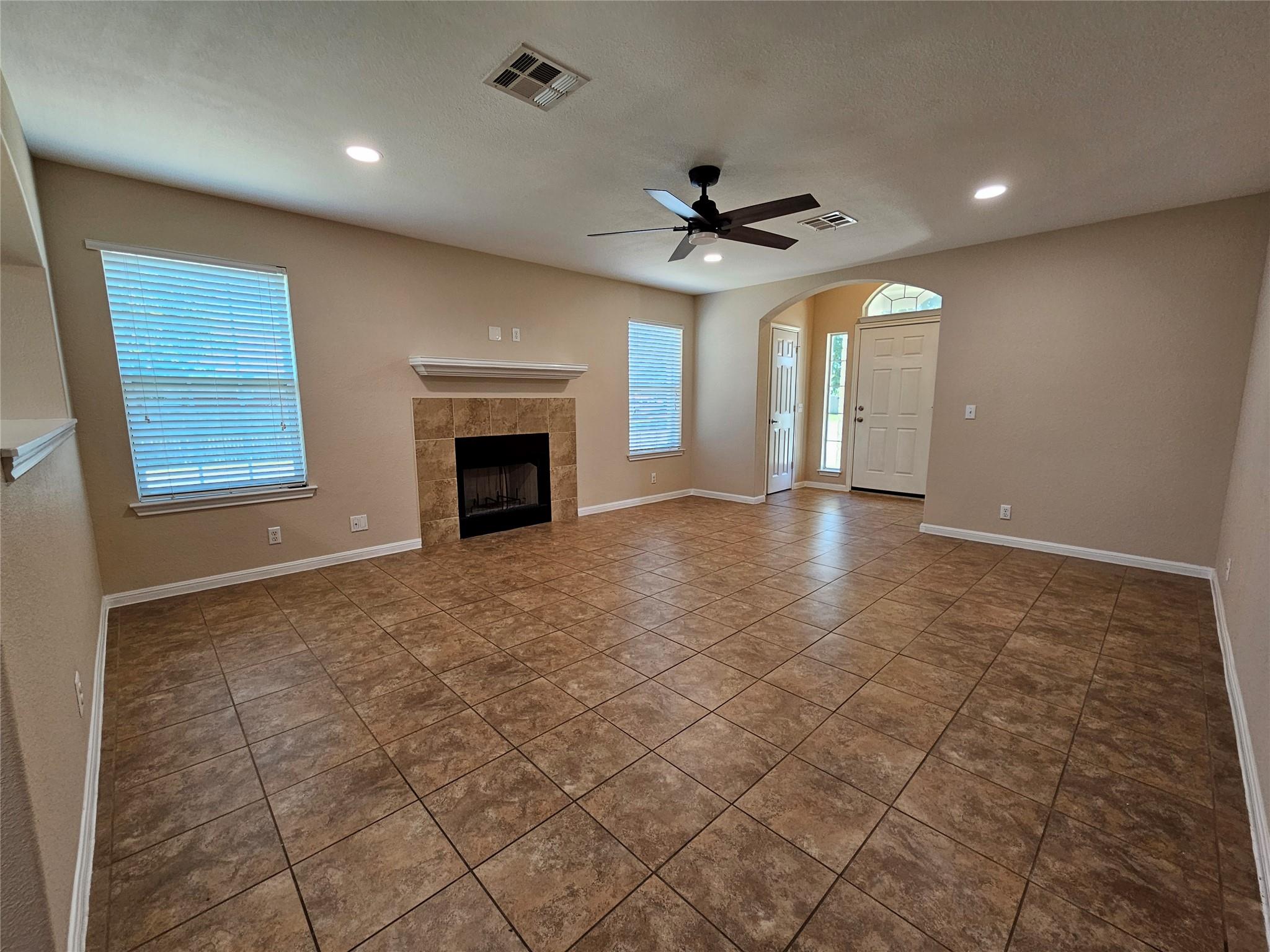 19001 Leigh Ln Property Photo 6