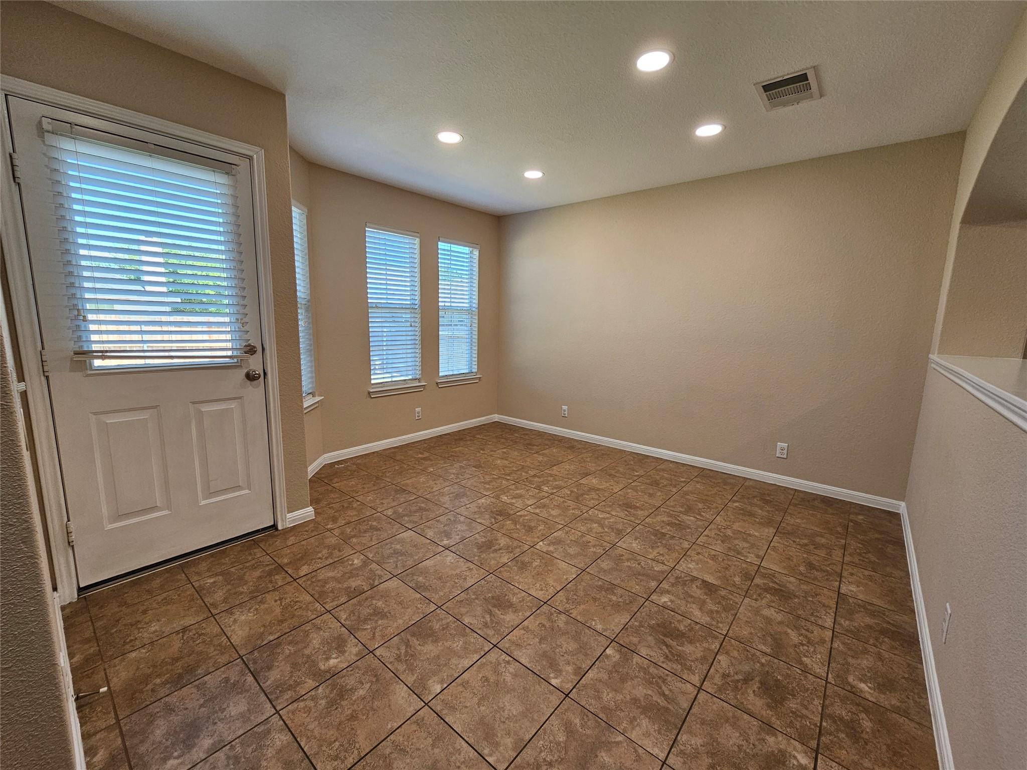 19001 Leigh Ln Property Photo 8