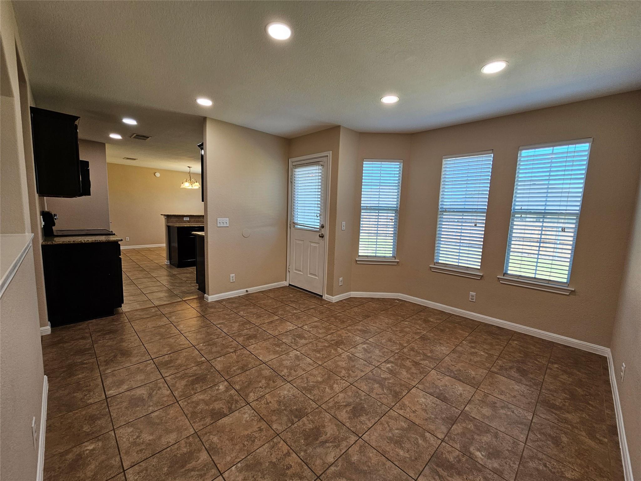 19001 Leigh Ln Property Photo 9