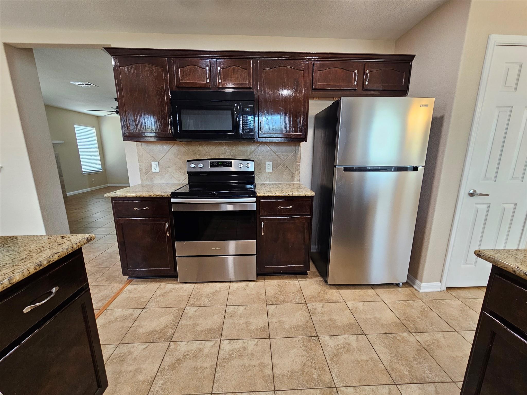 19001 Leigh Ln Property Photo 11