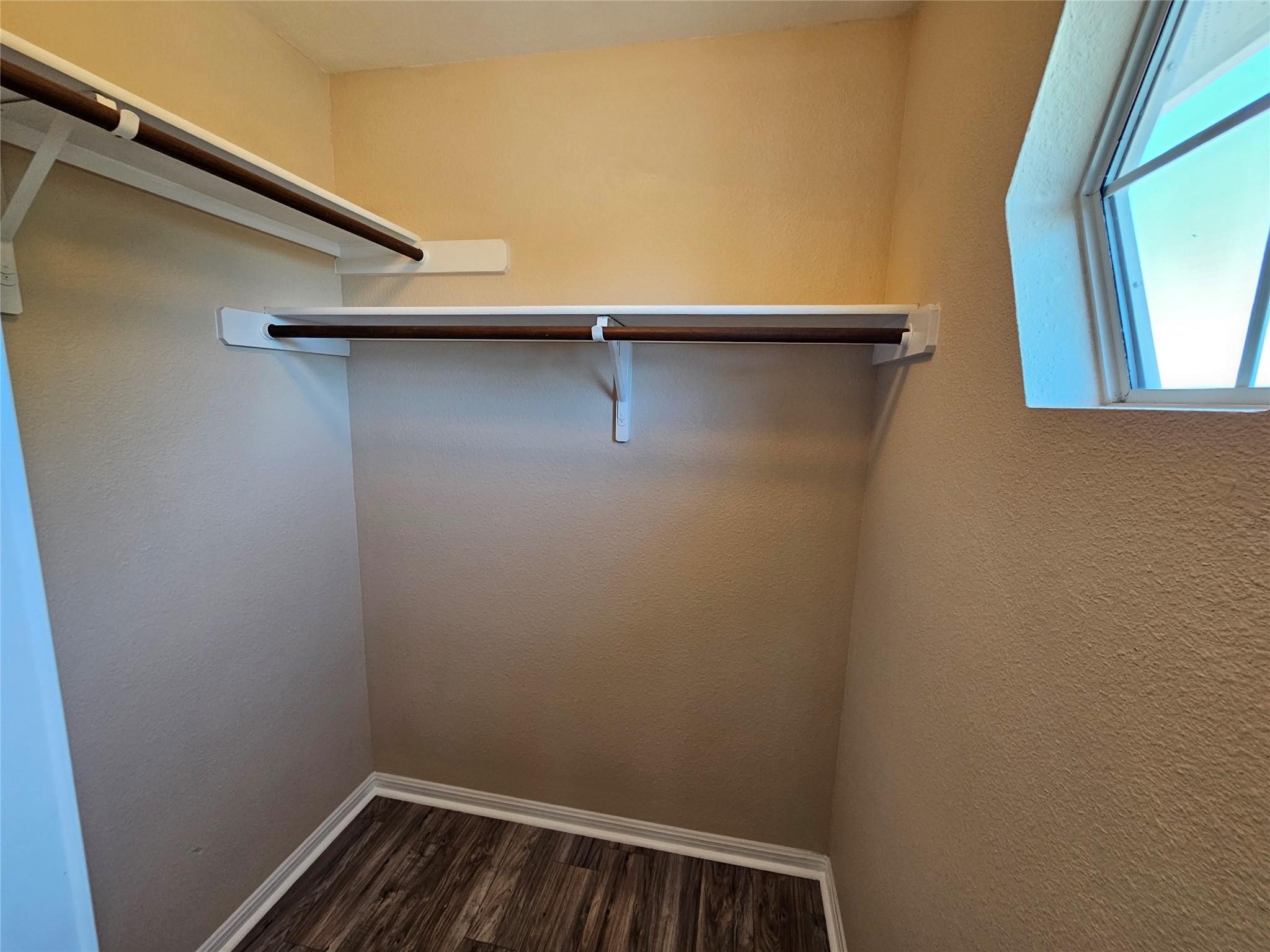 19001 Leigh Ln Property Photo 29