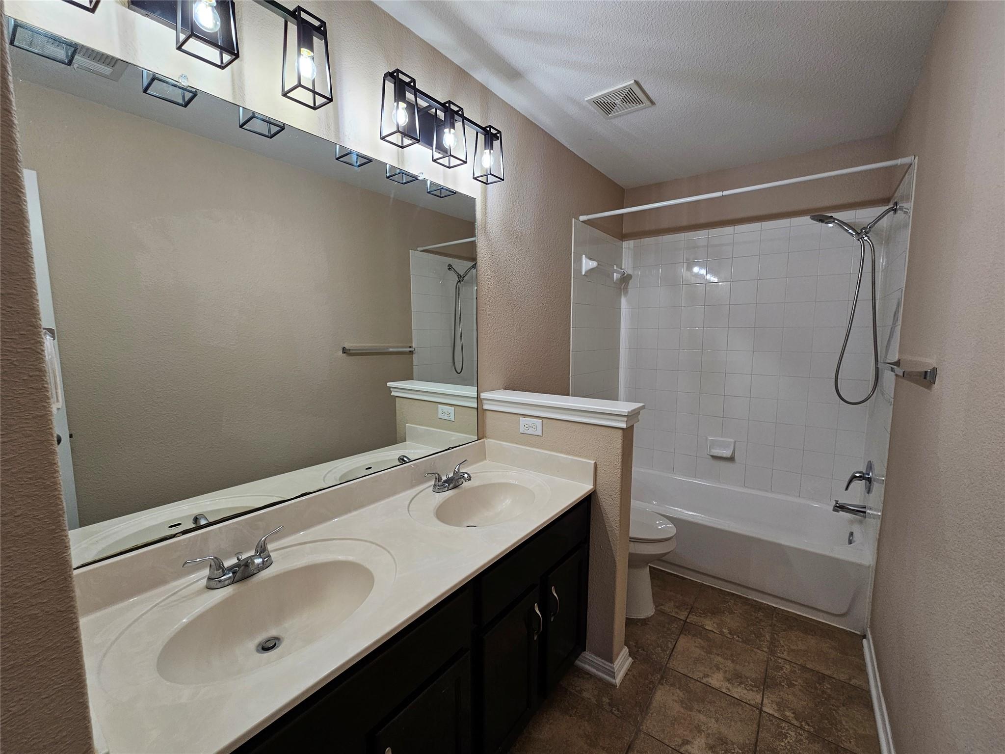 19001 Leigh Ln Property Photo 31