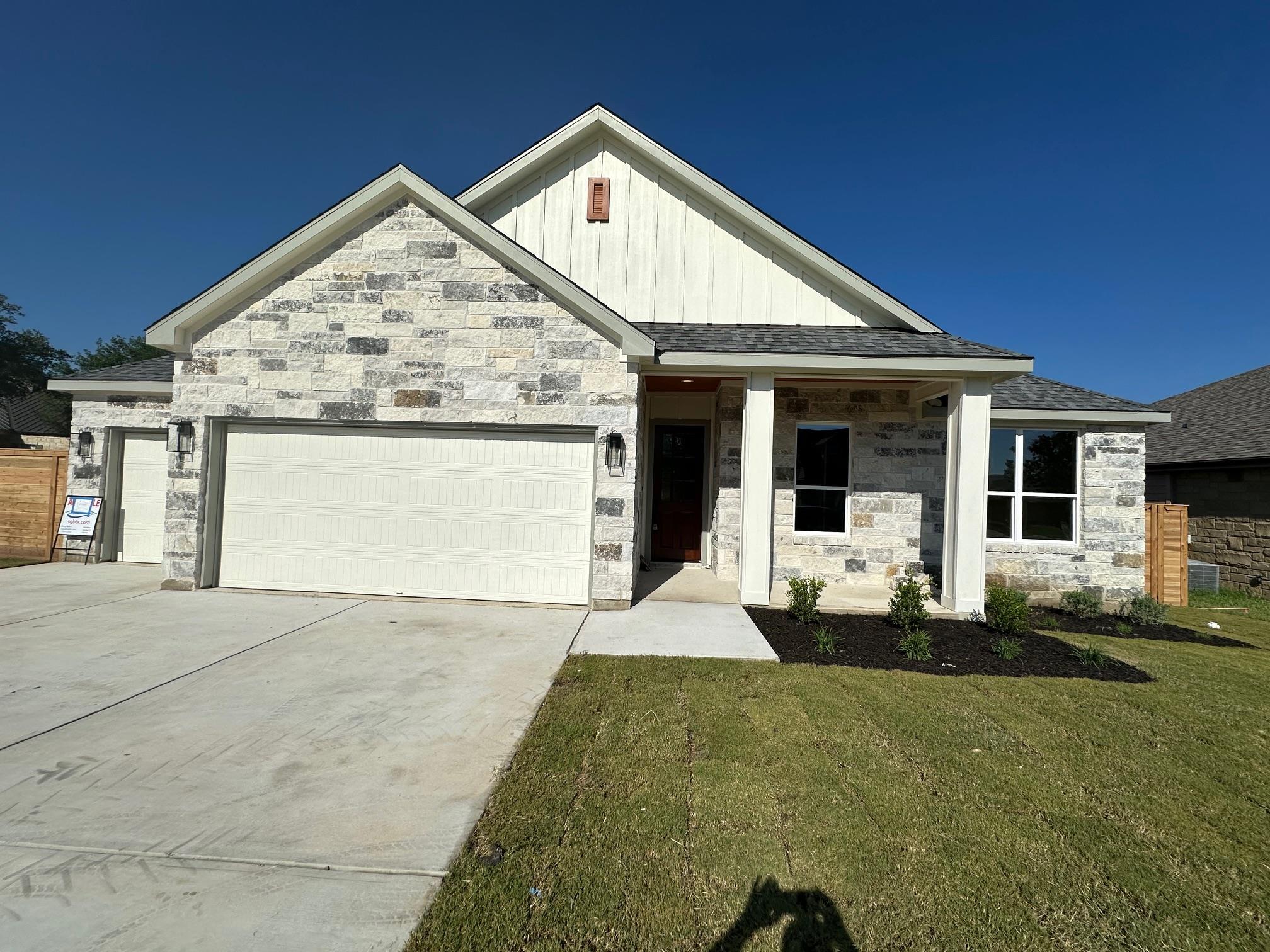 421 Spyglass St Property Photo 1