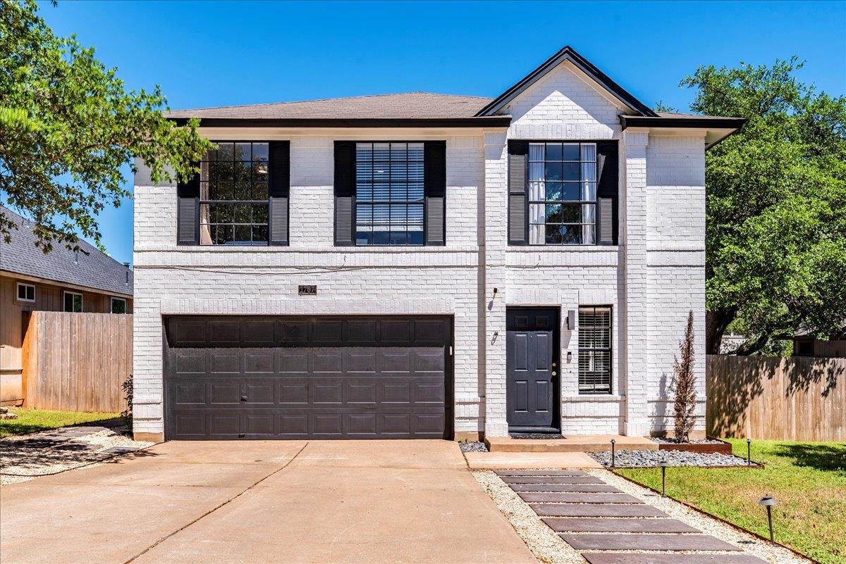 1707 Yucca LN