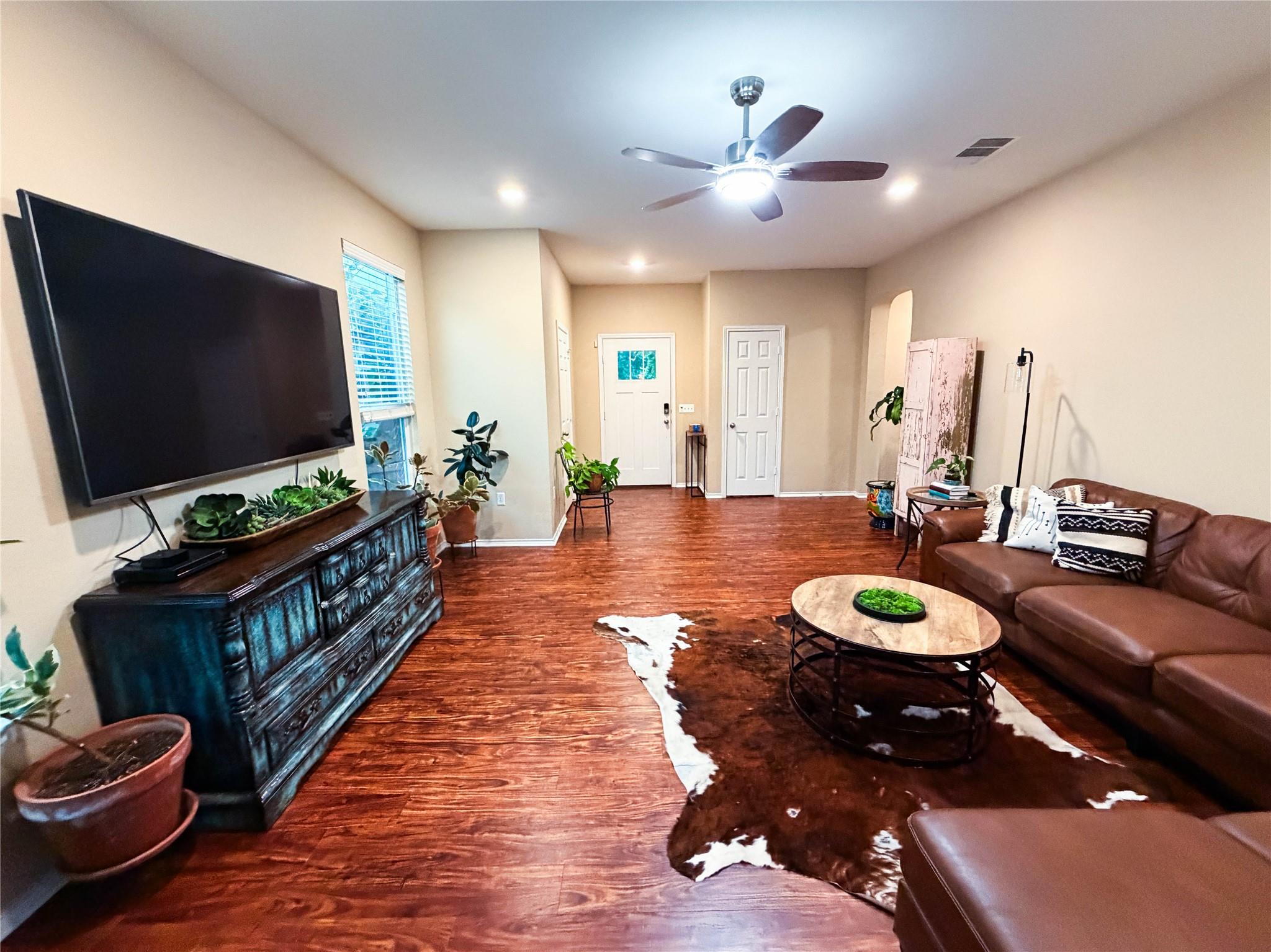 904 Emory Tree Dr Property Photo 8