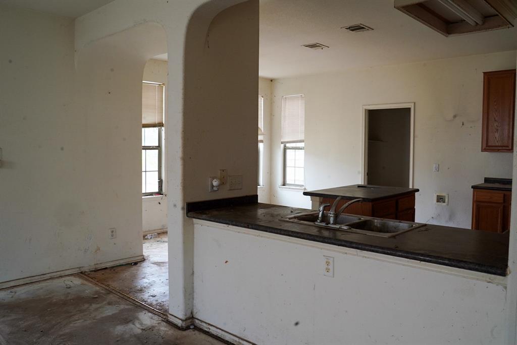 1708 Baylandst St Property Photo 6