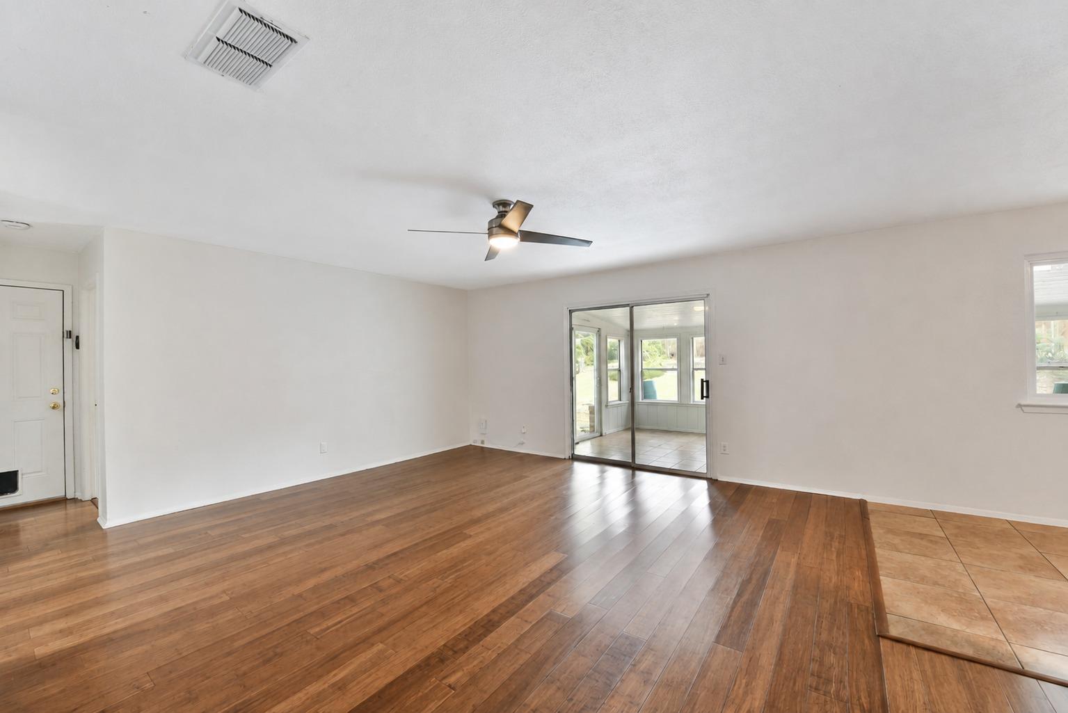 8411 Romney Rd Property Photo 5