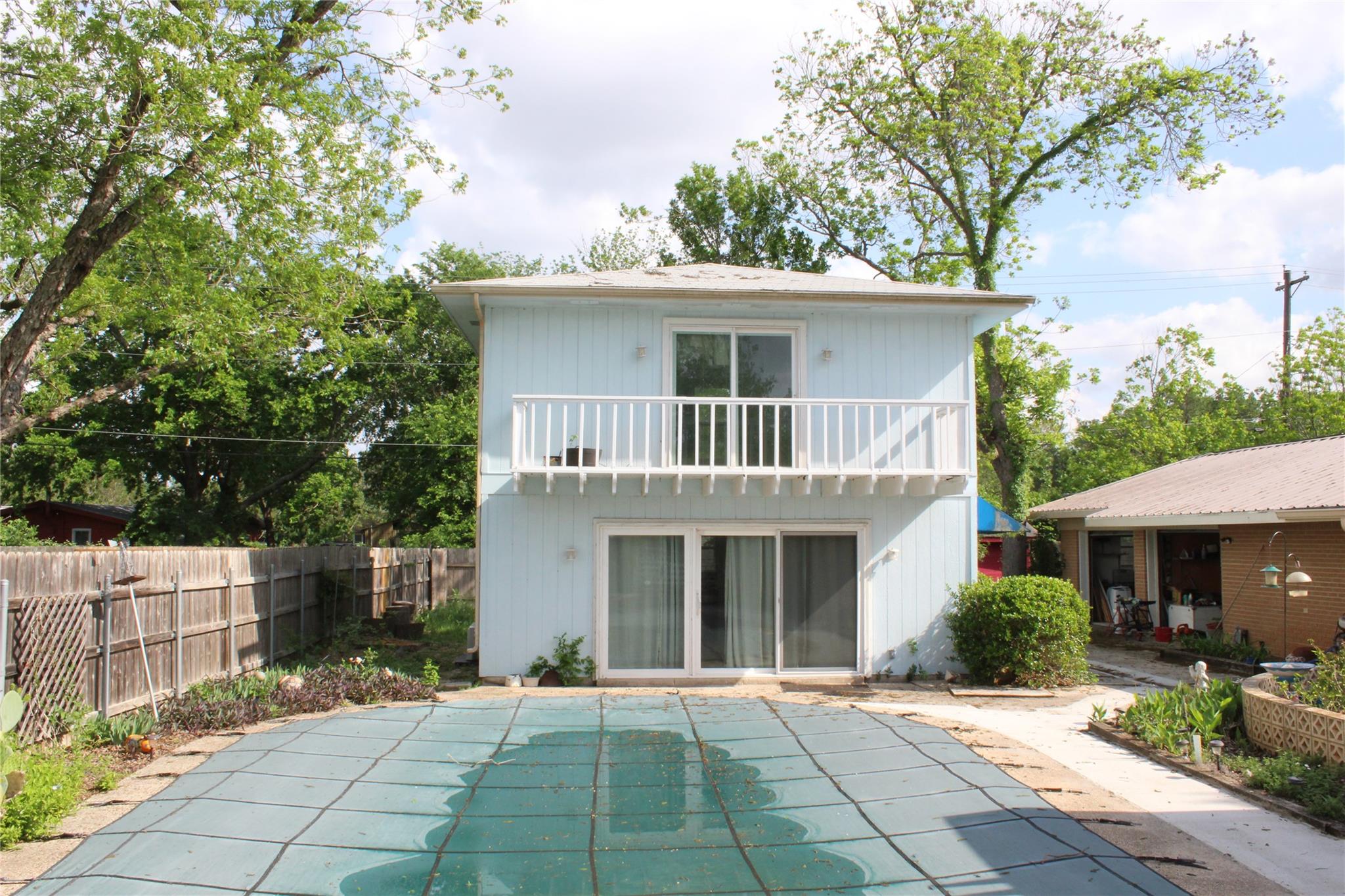 1010 W Live Oak St #b Property Photo 1