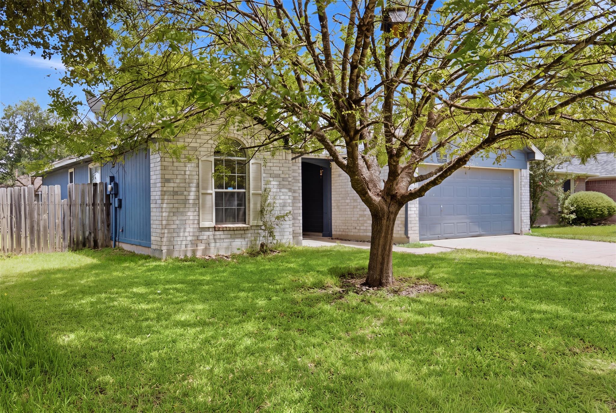 218 Juniper St Property Photo 4