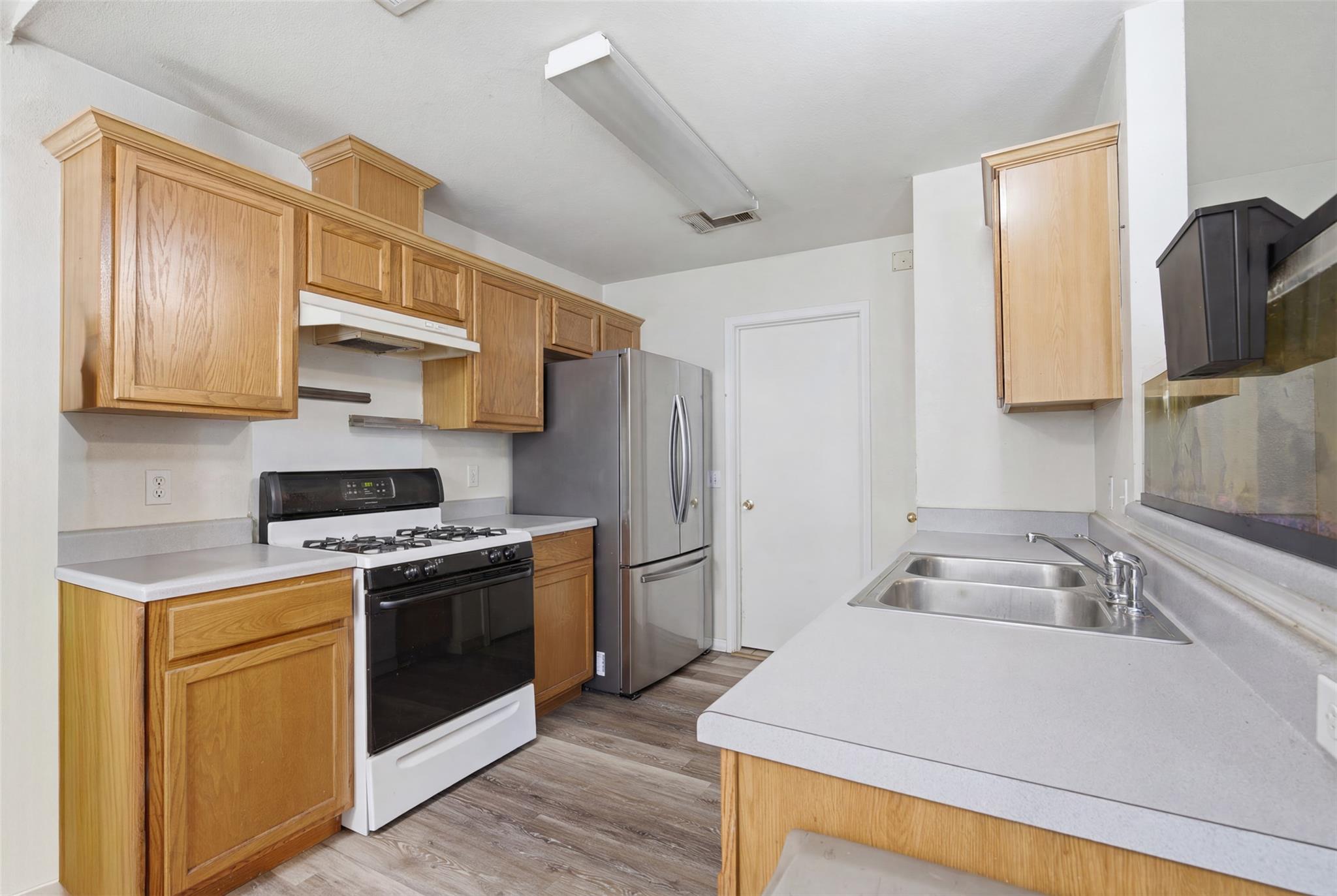 218 Juniper St Property Photo 12