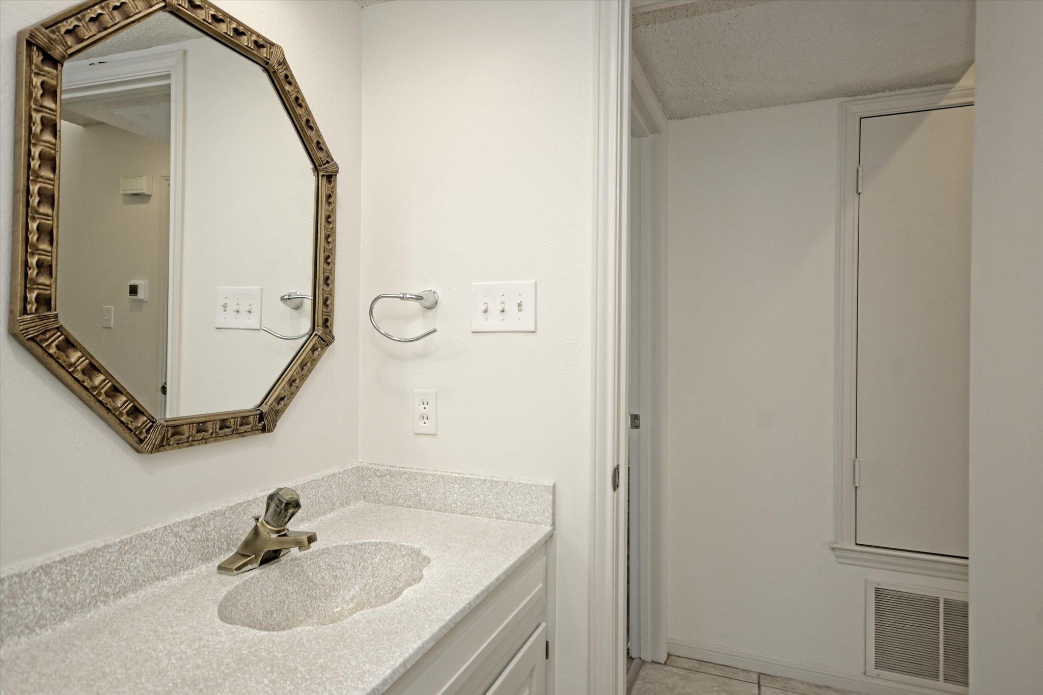 105 Crescent Blf Property Photo 10