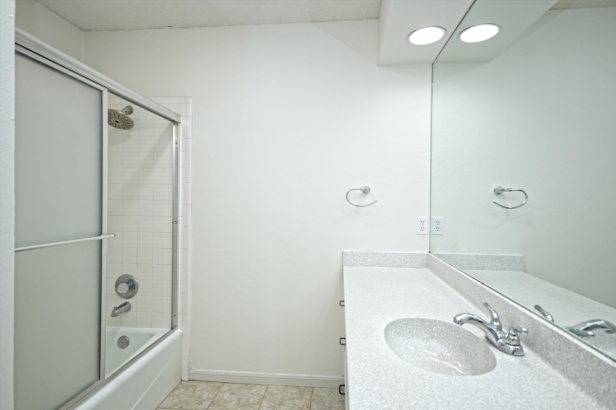 105 Crescent Blf Property Photo 14